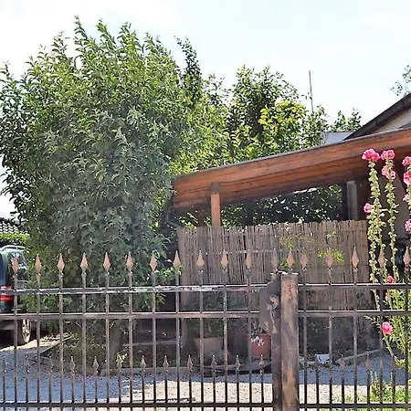 Privat Pri Skole * Podhájska